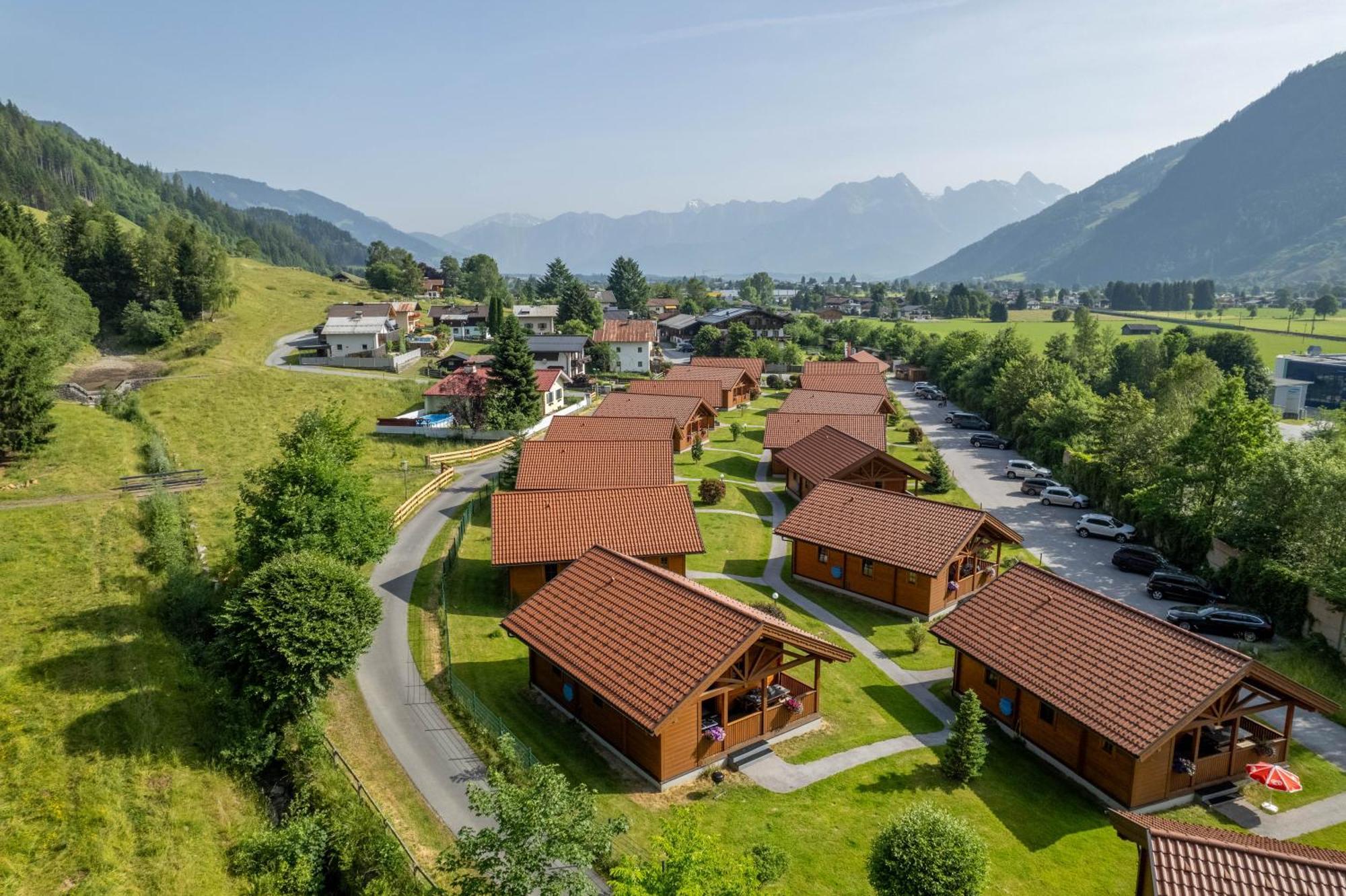 Feriendorf Oberreit Hotell Maishofen Exteriör bild