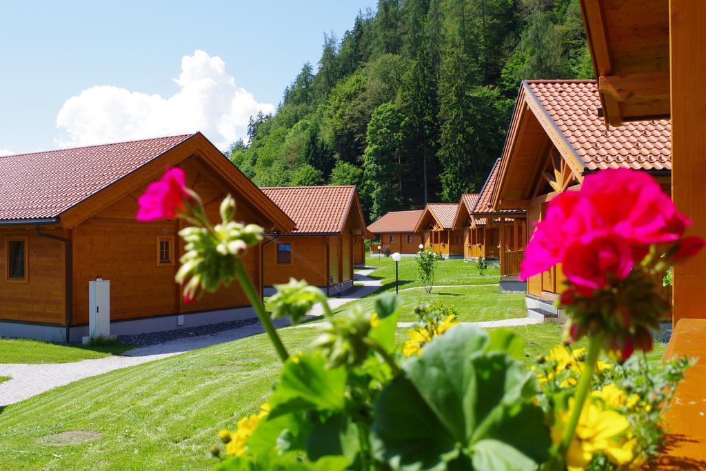 Feriendorf Oberreit Hotell Maishofen Exteriör bild