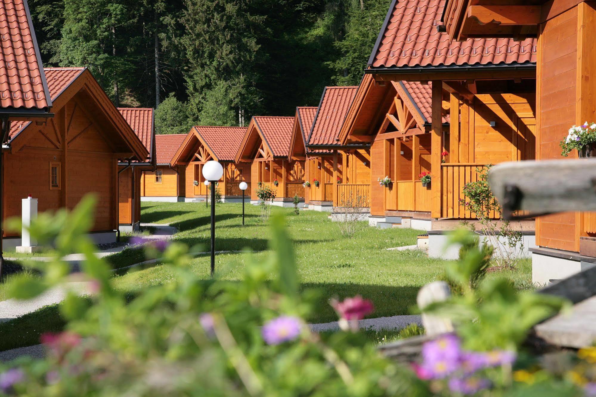 Feriendorf Oberreit Hotell Maishofen Exteriör bild